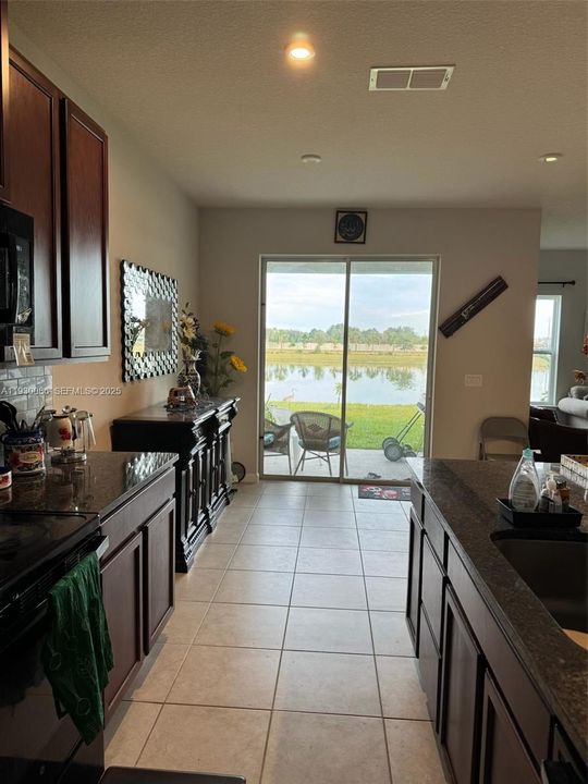 For Rent: $2,500 (3 beds, 2 baths, 2069 Square Feet)