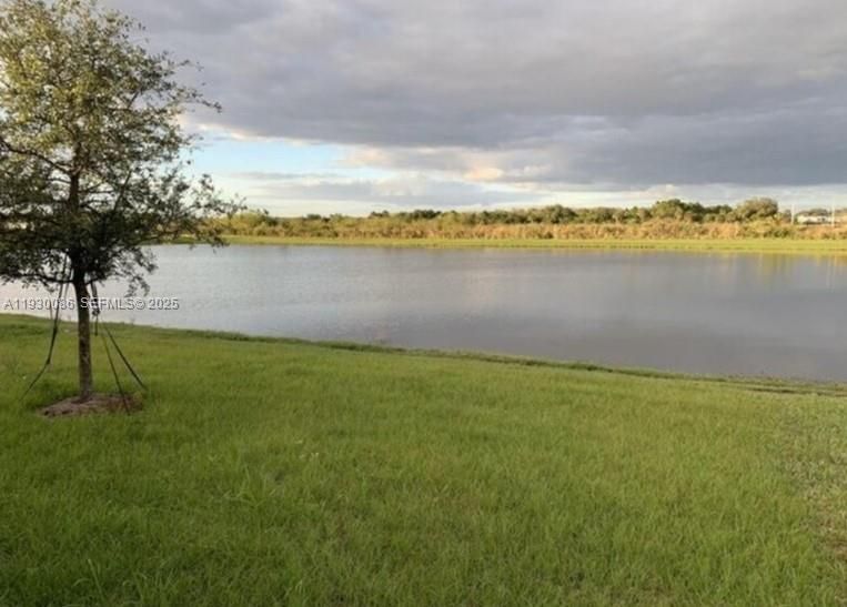 For Rent: $2,500 (3 beds, 2 baths, 2069 Square Feet)