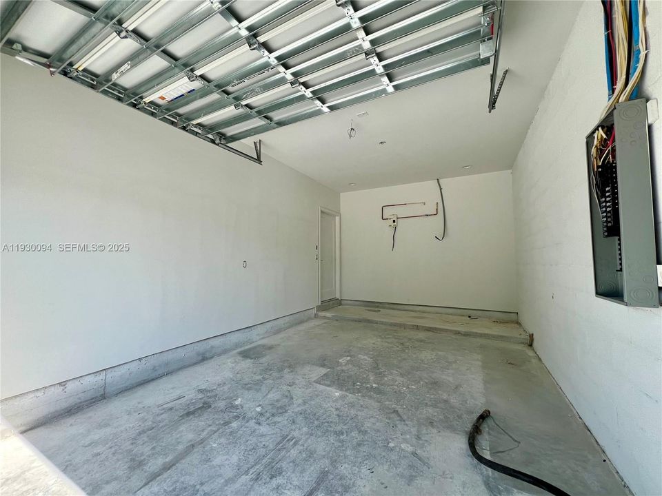 For Rent: $4,300 (4 beds, 2 baths, 1698 Square Feet)