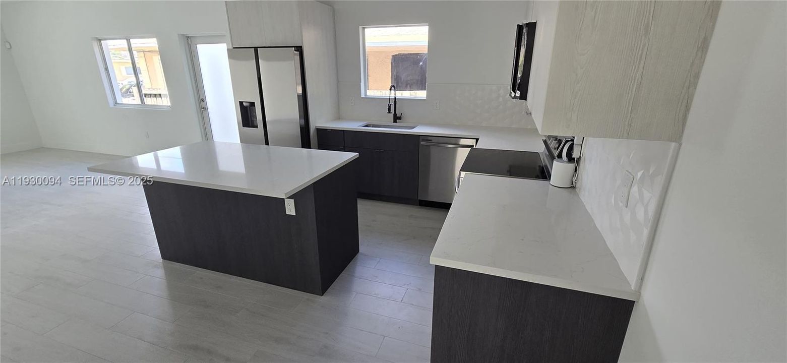 For Rent: $4,300 (4 beds, 2 baths, 1698 Square Feet)