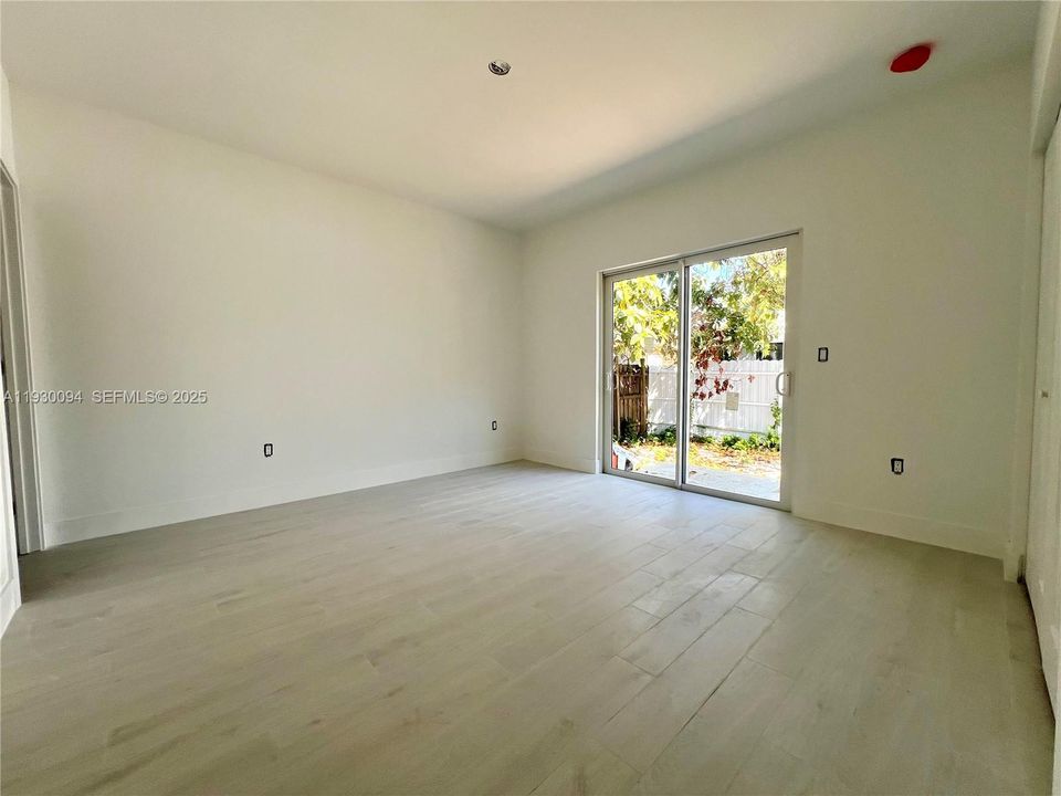 For Rent: $4,300 (4 beds, 2 baths, 1698 Square Feet)