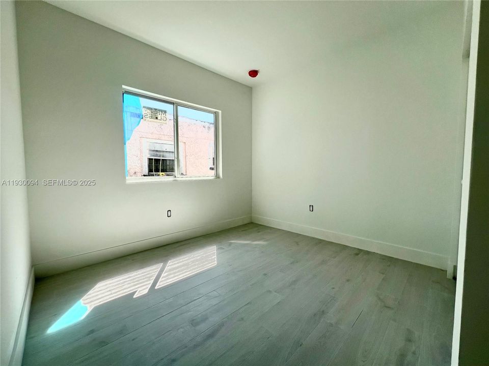 For Rent: $4,300 (4 beds, 2 baths, 1698 Square Feet)