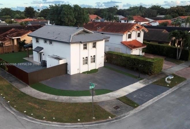 En Renta: $4,700 (4 camas, 3 baños, 2080 Pies cuadrados)