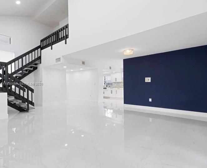 En Renta: $4,700 (4 camas, 3 baños, 2080 Pies cuadrados)