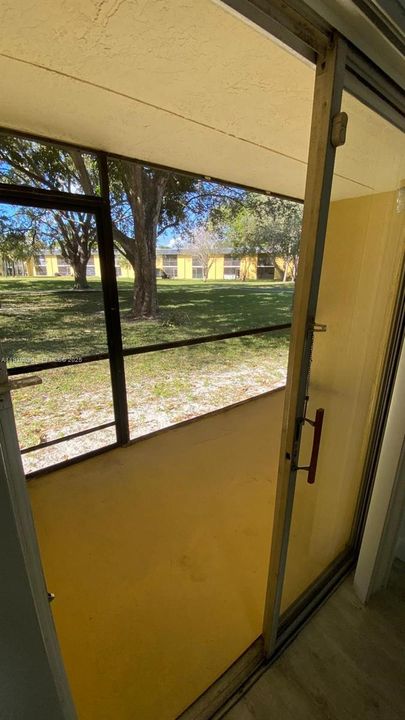 En Venta: $225,000 (2 camas, 2 baños, 921 Pies cuadrados)