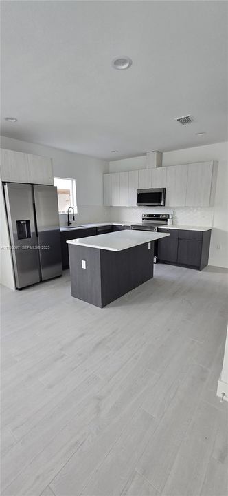 For Rent: $4,000 (4 beds, 2 baths, 1635 Square Feet)