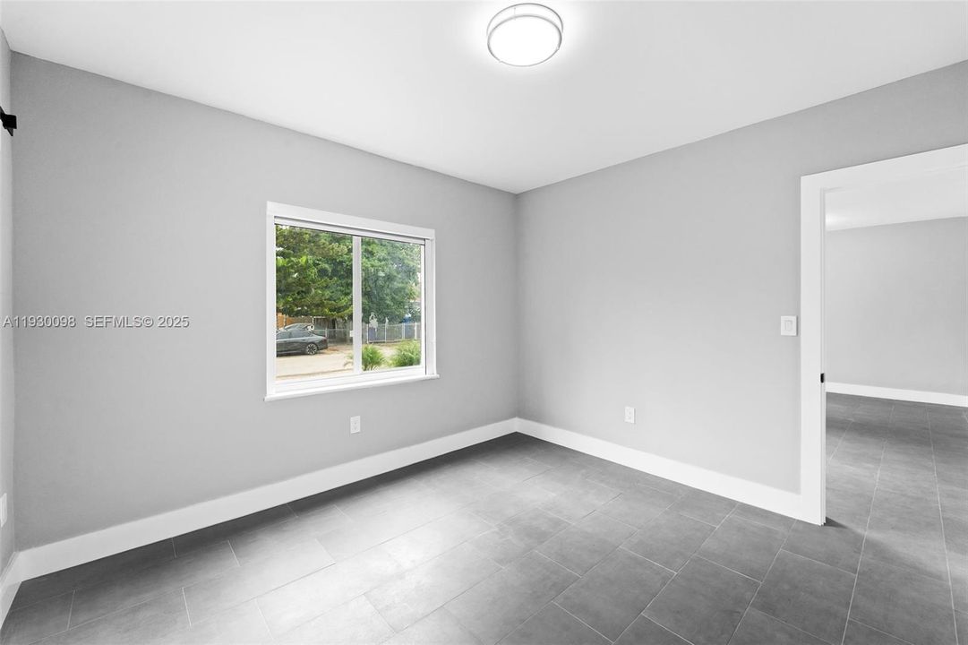 For Rent: $2,950 (3 beds, 1 baths, 1744 Square Feet)