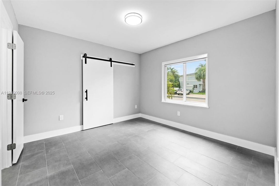 For Rent: $2,950 (3 beds, 1 baths, 1744 Square Feet)