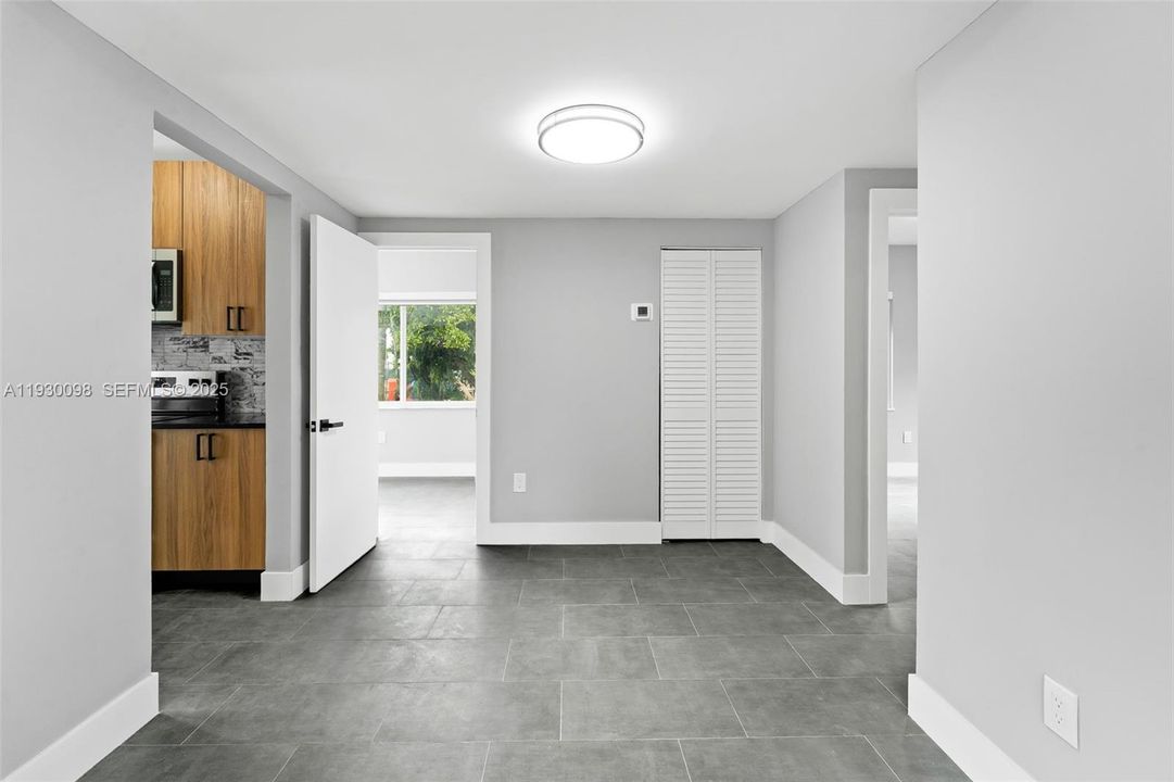 For Rent: $2,950 (3 beds, 1 baths, 1744 Square Feet)