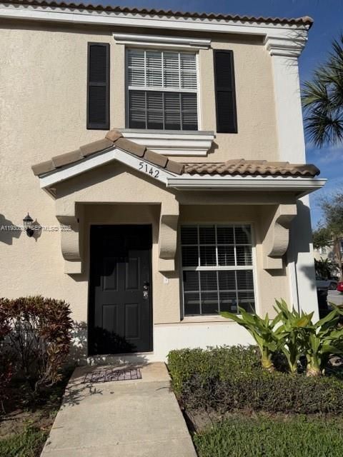 出租: $2,100 (2 贝兹, 2 浴室, 1104 平方英尺)