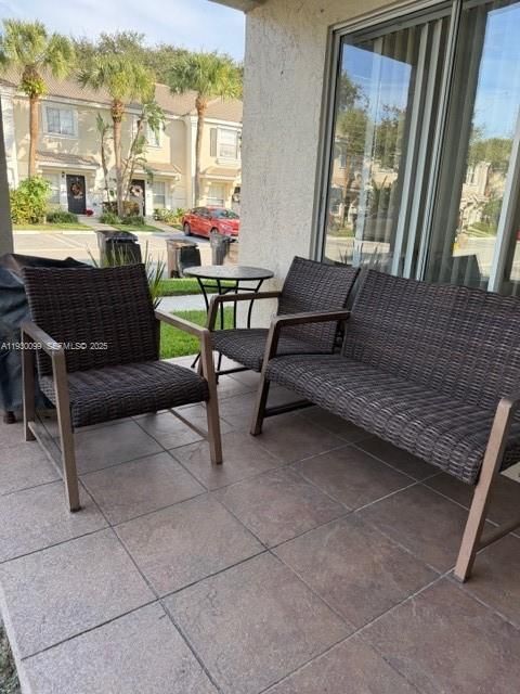 出租: $2,100 (2 贝兹, 2 浴室, 1104 平方英尺)