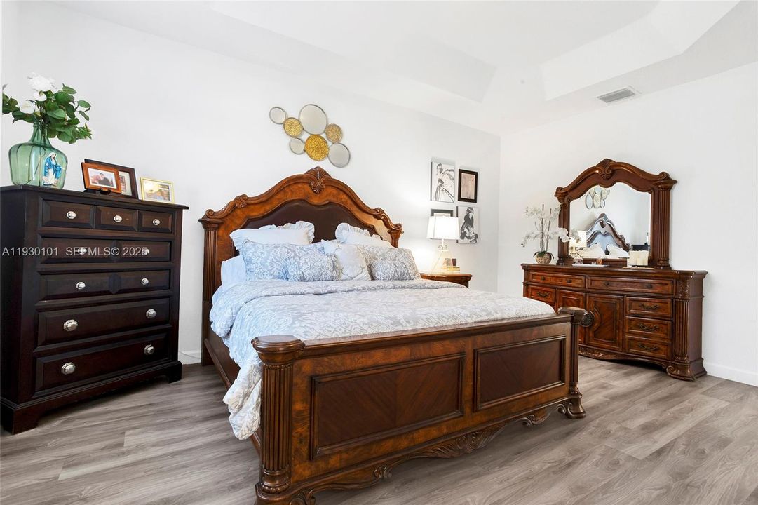 For Rent: $3,500 (4 beds, 2 baths, 1758 Square Feet)