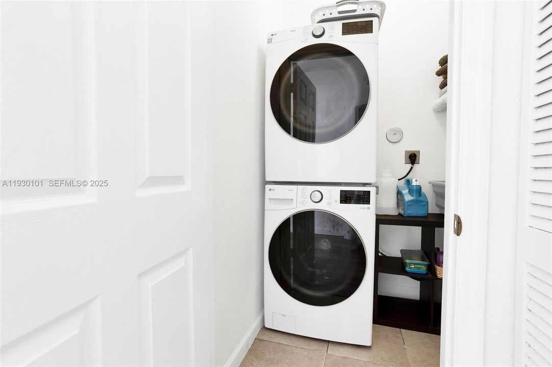 For Rent: $3,500 (4 beds, 2 baths, 1758 Square Feet)