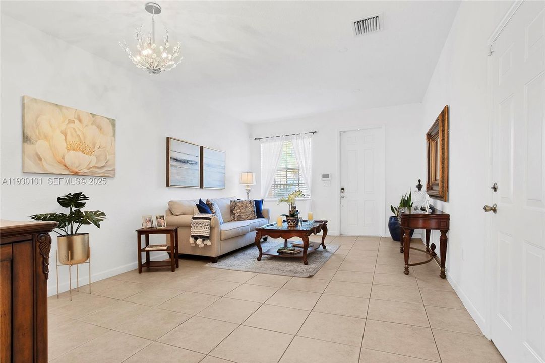 For Rent: $3,500 (4 beds, 2 baths, 1758 Square Feet)