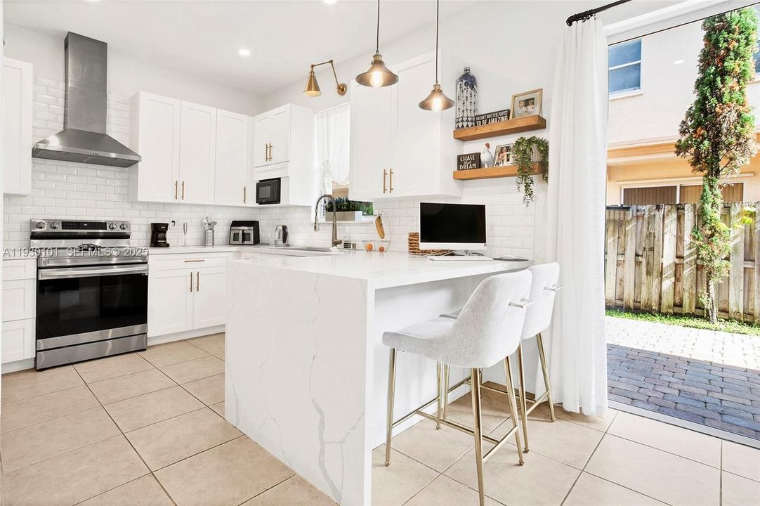 For Rent: $3,500 (4 beds, 2 baths, 1758 Square Feet)