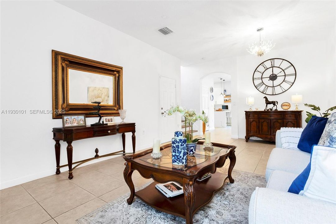 For Rent: $3,500 (4 beds, 2 baths, 1758 Square Feet)