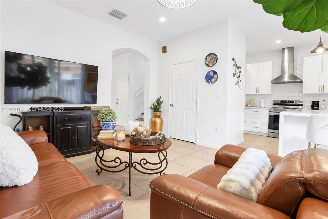 For Rent: $3,500 (4 beds, 2 baths, 1758 Square Feet)