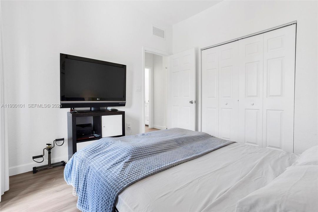 For Rent: $3,500 (4 beds, 2 baths, 1758 Square Feet)