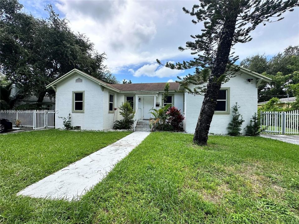 En Renta: $3,800 (4 camas, 2 baños, 1726 Pies cuadrados)