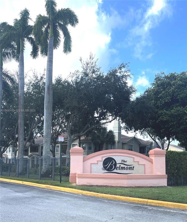 For Sale: $225,000 (1 beds, 1 baths, 878 Square Feet)