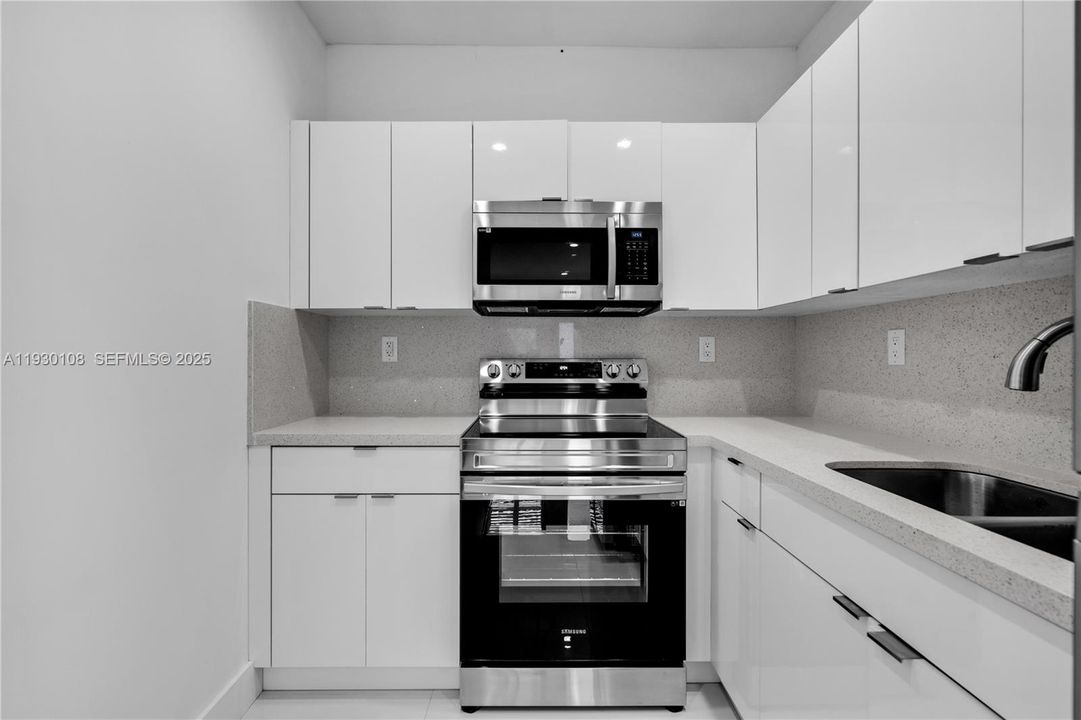 For Rent: $2,000 (2 beds, 1 baths, 1500 Square Feet)