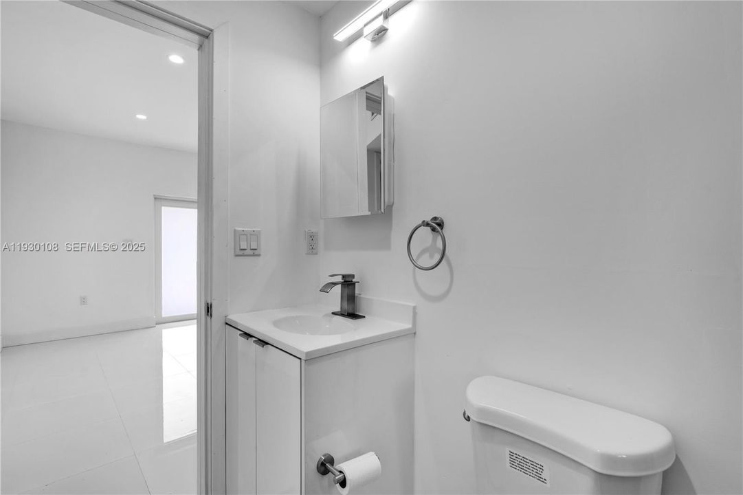 For Rent: $2,000 (2 beds, 1 baths, 1500 Square Feet)