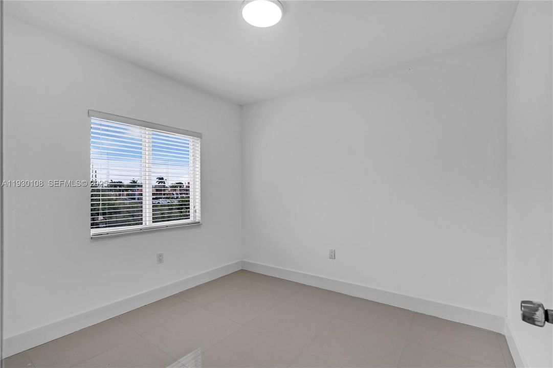 For Rent: $2,000 (2 beds, 1 baths, 1500 Square Feet)