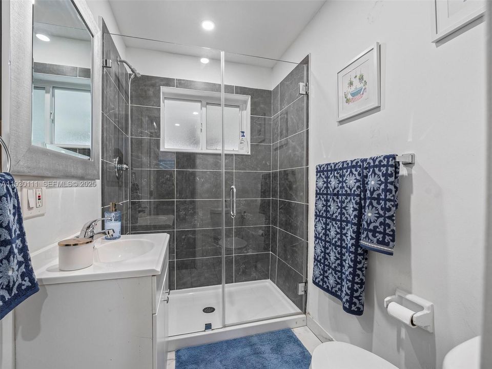 For Sale: $555,000 (3 beds, 2 baths, 1144 Square Feet)