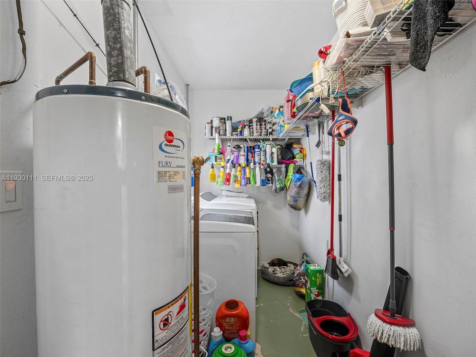 For Sale: $555,000 (3 beds, 2 baths, 1144 Square Feet)