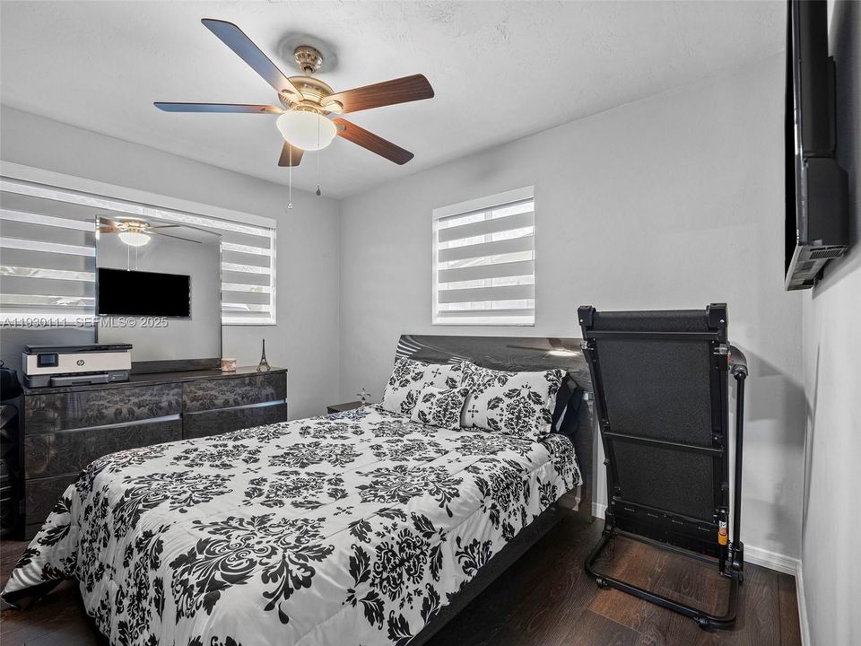 For Sale: $555,000 (3 beds, 2 baths, 1144 Square Feet)