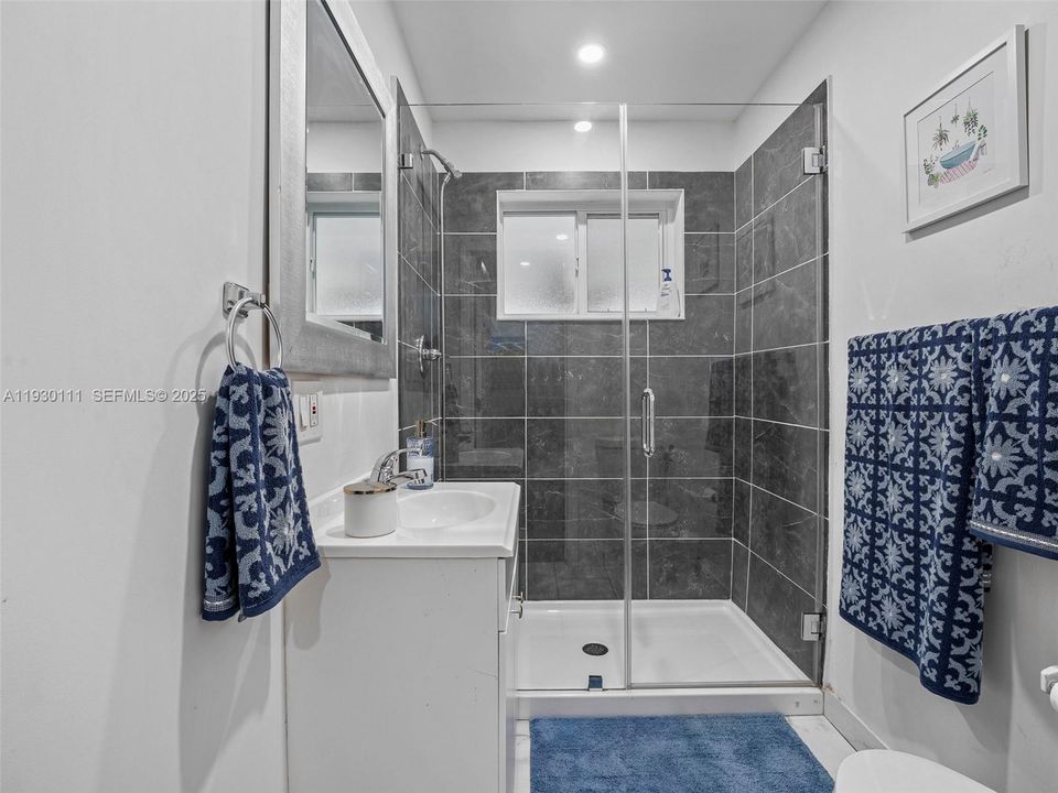 For Sale: $555,000 (3 beds, 2 baths, 1144 Square Feet)