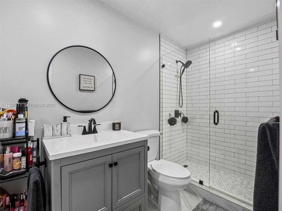 For Sale: $555,000 (3 beds, 2 baths, 1144 Square Feet)