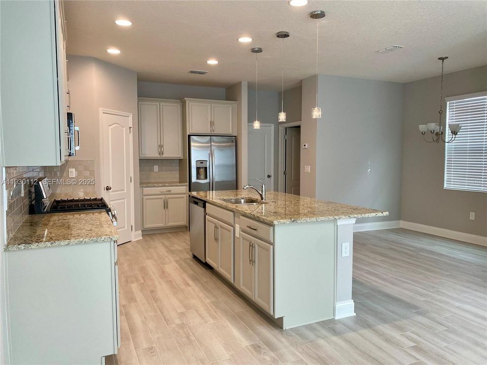 En Renta: $2,900 (3 camas, 2 baños, 1796 Pies cuadrados)