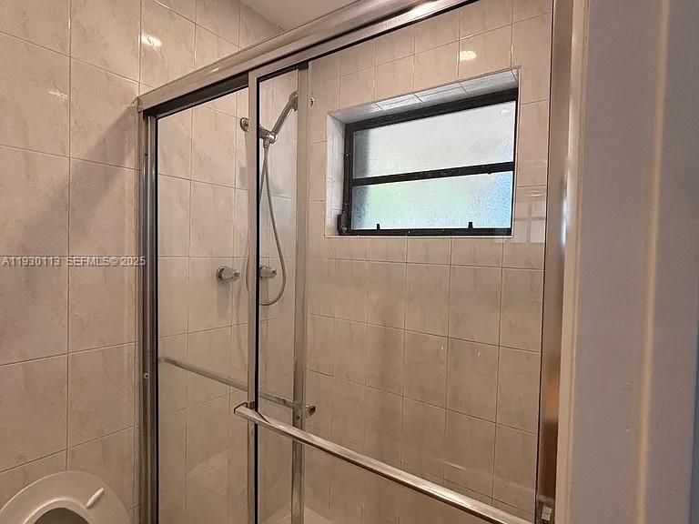 出租: $3,200 (3 贝兹, 2 浴室, 1898 平方英尺)