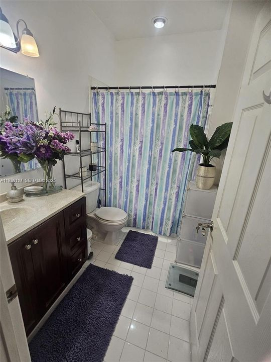 В аренду: $950 (1 спален, 1 ванн, 1858 Квадратных фут)