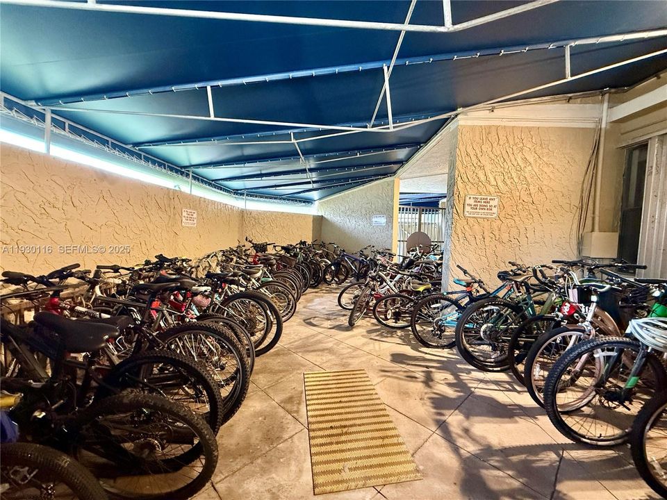 En Venta: $325,000 (2 camas, 2 baños, 1273 Pies cuadrados)