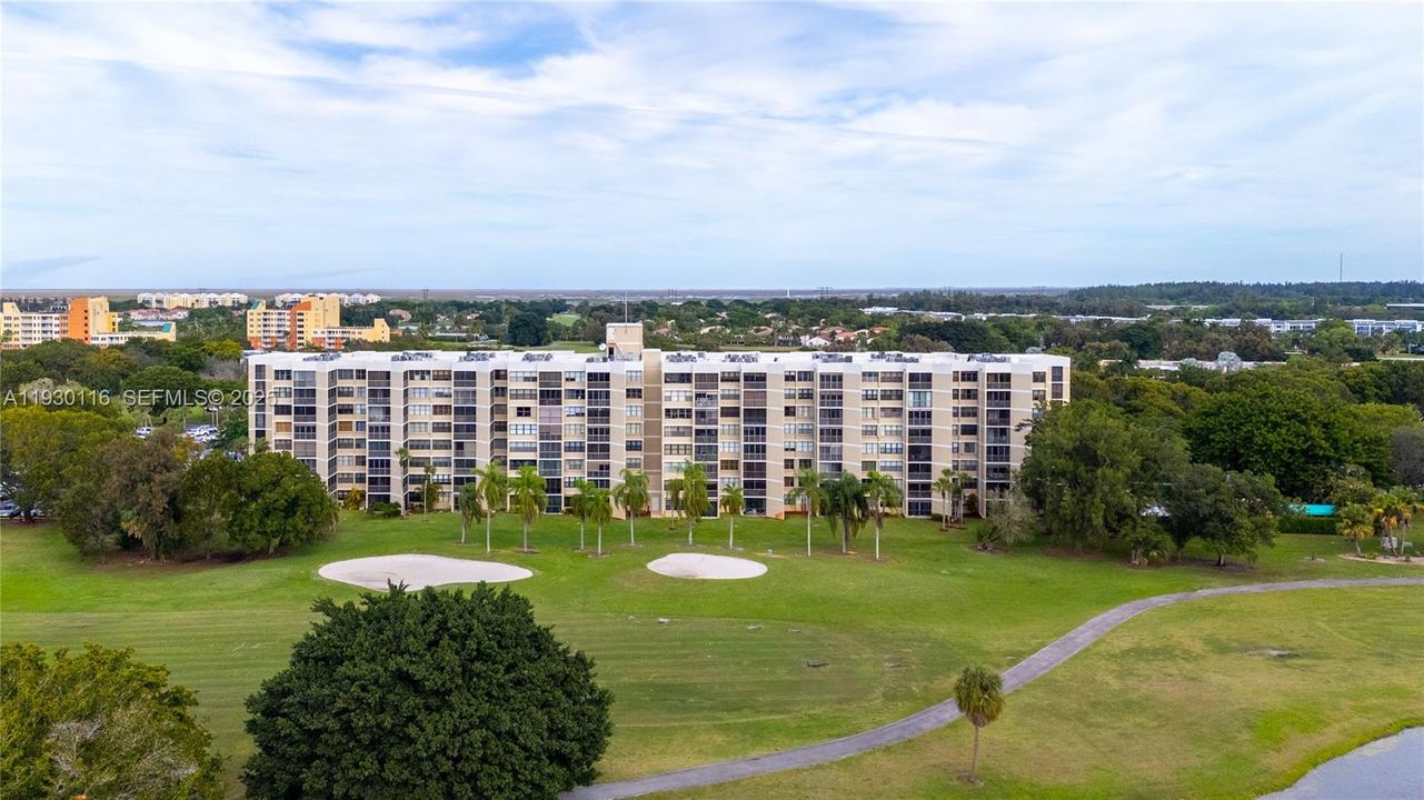 En Venta: $325,000 (2 camas, 2 baños, 1273 Pies cuadrados)