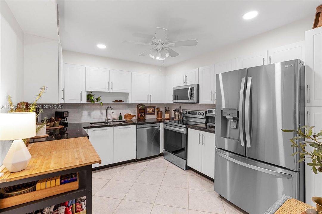 En Venta: $325,000 (2 camas, 2 baños, 1273 Pies cuadrados)