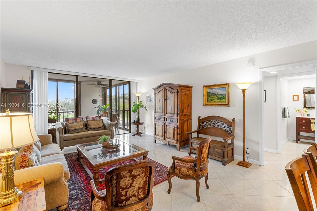 En Venta: $325,000 (2 camas, 2 baños, 1273 Pies cuadrados)