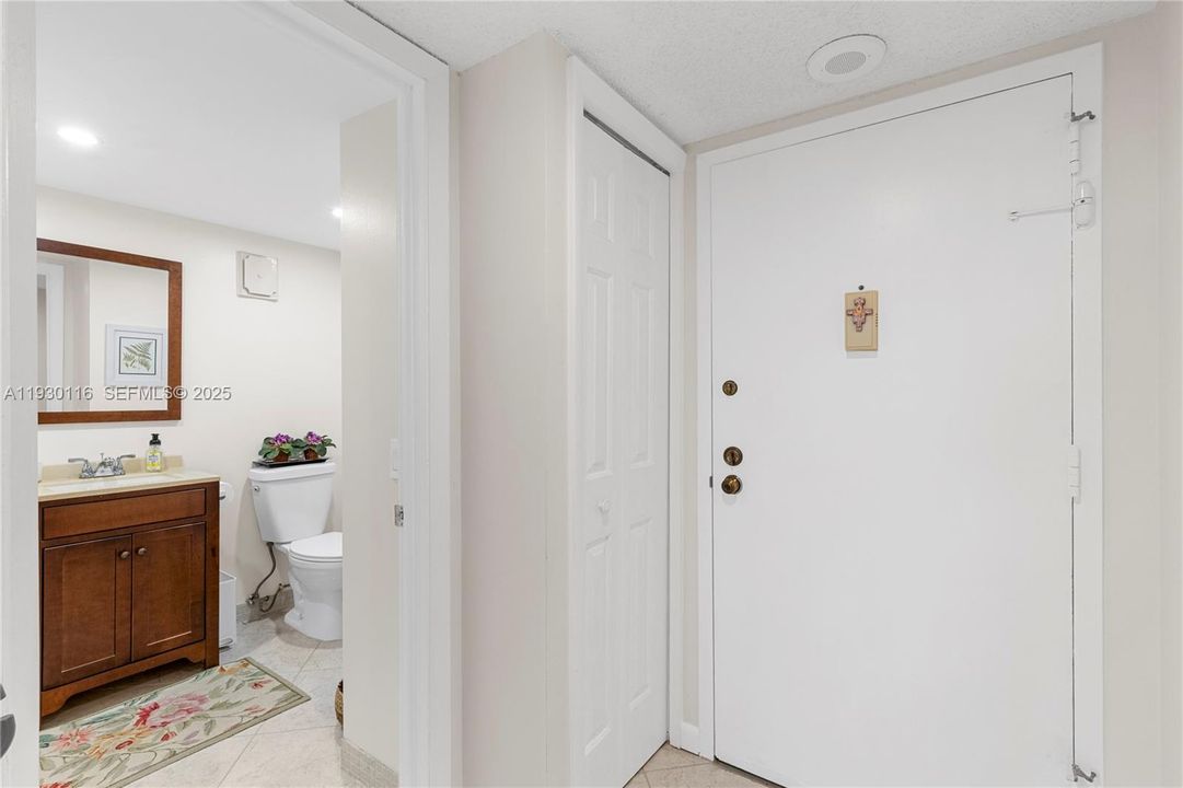 En Venta: $325,000 (2 camas, 2 baños, 1273 Pies cuadrados)