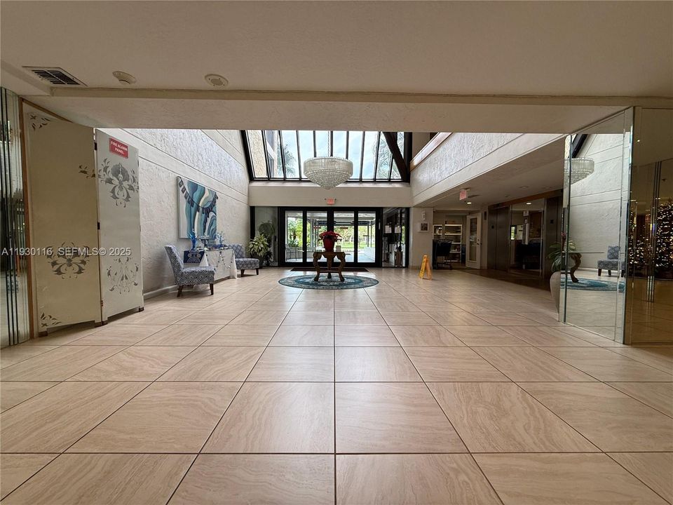 En Venta: $325,000 (2 camas, 2 baños, 1273 Pies cuadrados)