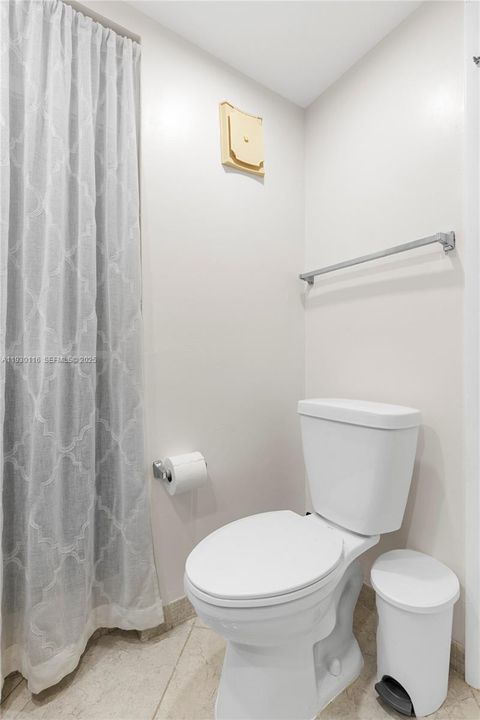 En Venta: $325,000 (2 camas, 2 baños, 1273 Pies cuadrados)