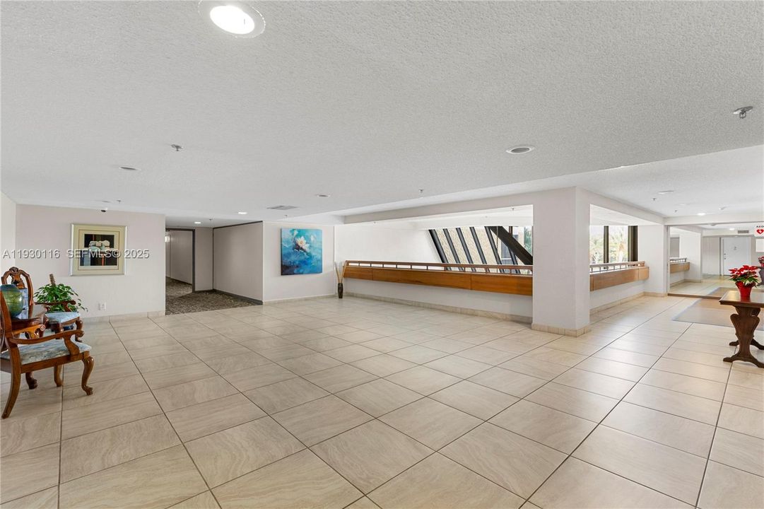 En Venta: $325,000 (2 camas, 2 baños, 1273 Pies cuadrados)