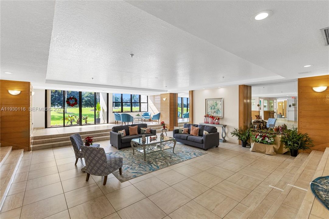 En Venta: $325,000 (2 camas, 2 baños, 1273 Pies cuadrados)