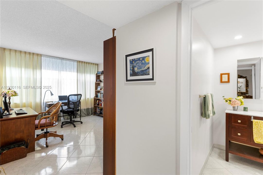 En Venta: $325,000 (2 camas, 2 baños, 1273 Pies cuadrados)