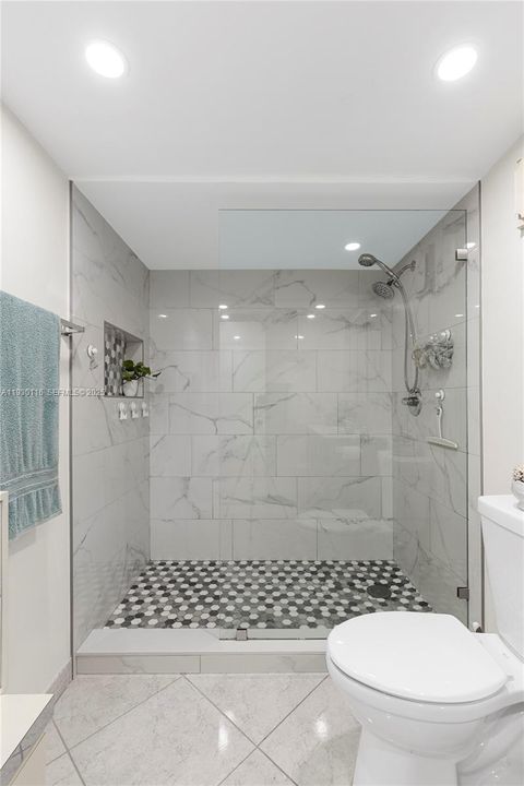 En Venta: $325,000 (2 camas, 2 baños, 1273 Pies cuadrados)