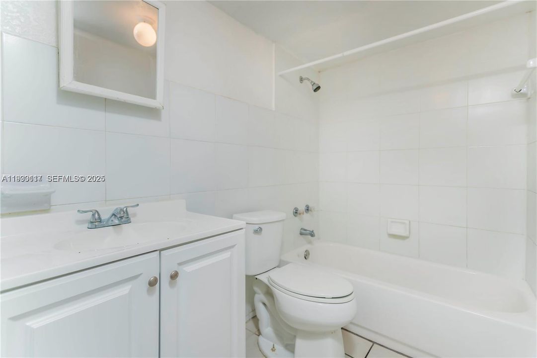 В аренду: $2,400 (3 спален, 1 ванн, 1617 Квадратных фут)