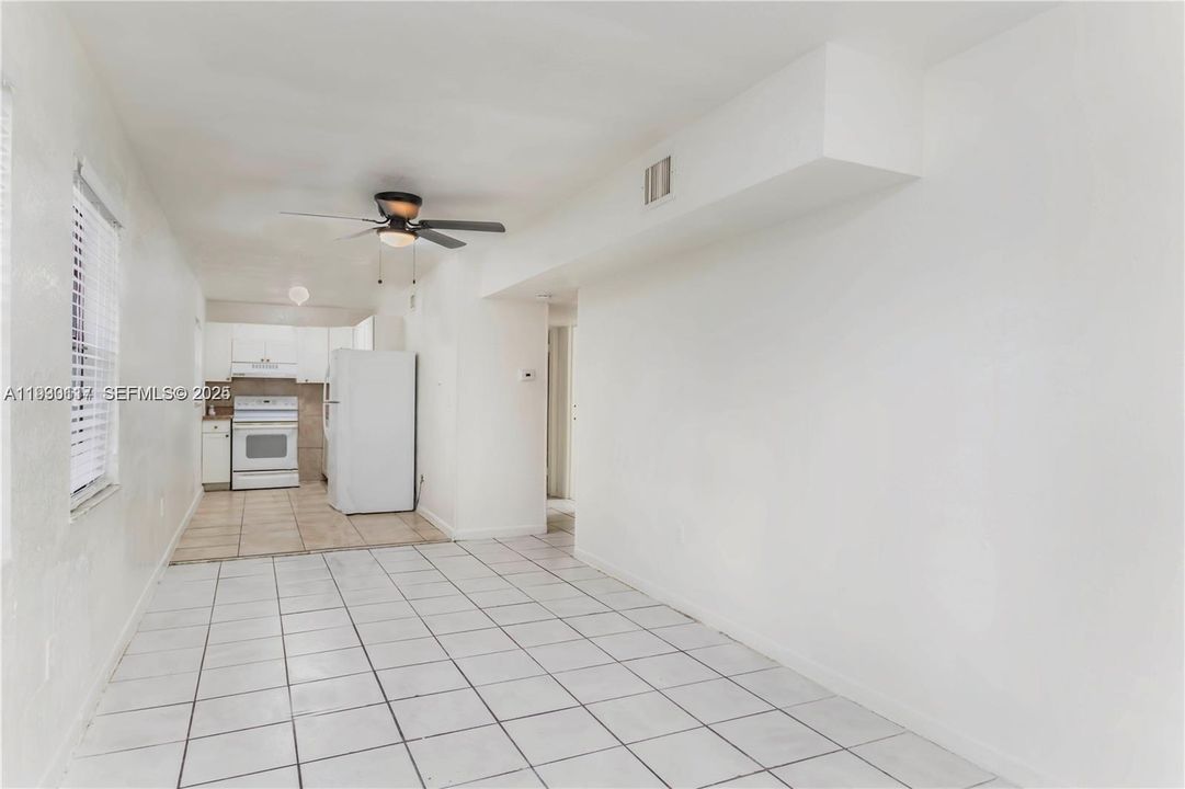 В аренду: $2,400 (3 спален, 1 ванн, 1617 Квадратных фут)