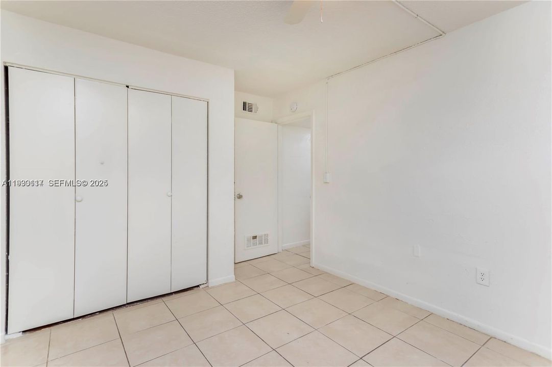 В аренду: $2,400 (3 спален, 1 ванн, 1617 Квадратных фут)