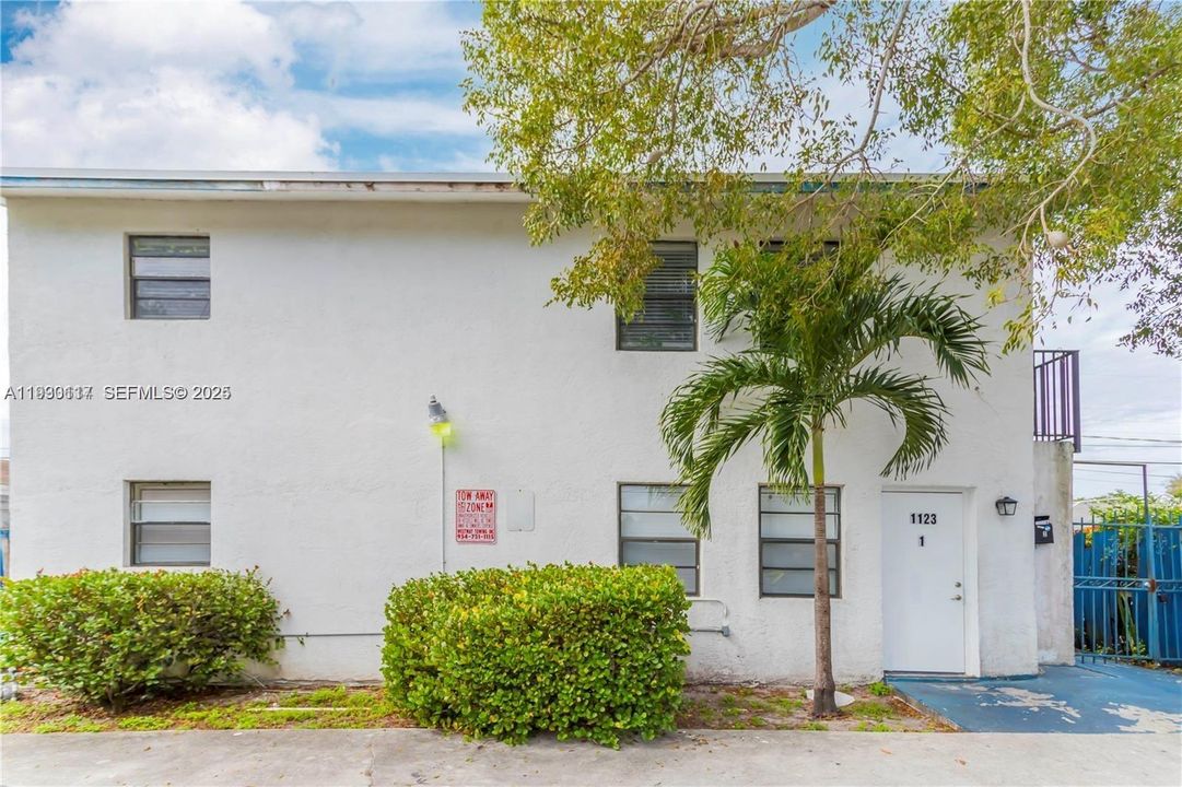 В аренду: $2,400 (3 спален, 1 ванн, 1617 Квадратных фут)